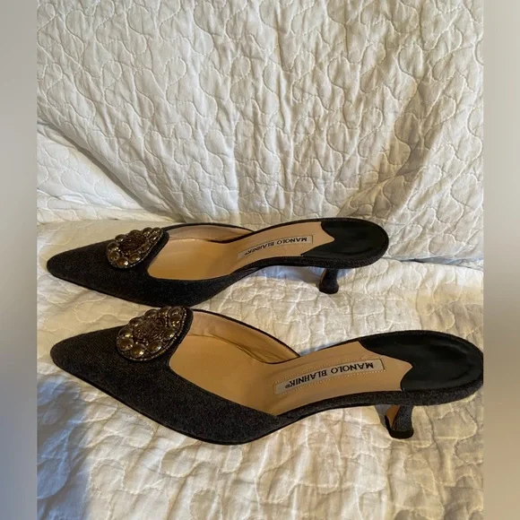 MANOLO BLAHNIK Dark Gray Pointed-Toe Coin Mules size 37.5 - Picture 3 of 14